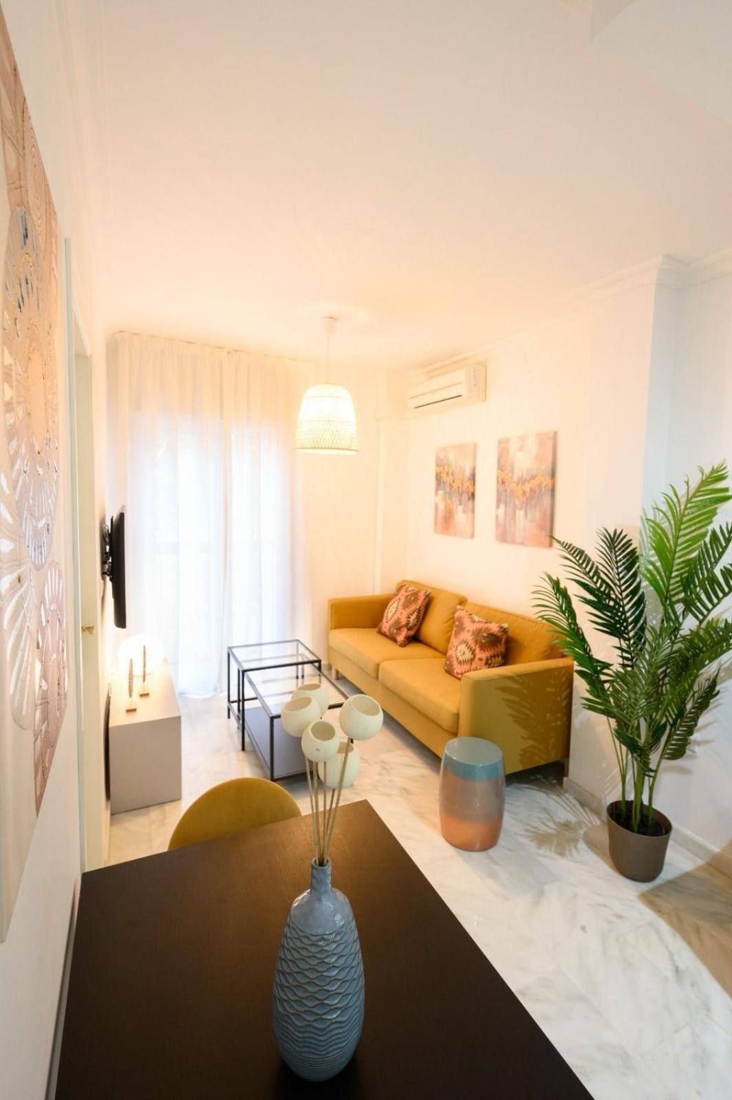 Capitan, 1 Bedromm, Center & By 10tsea Apartament *