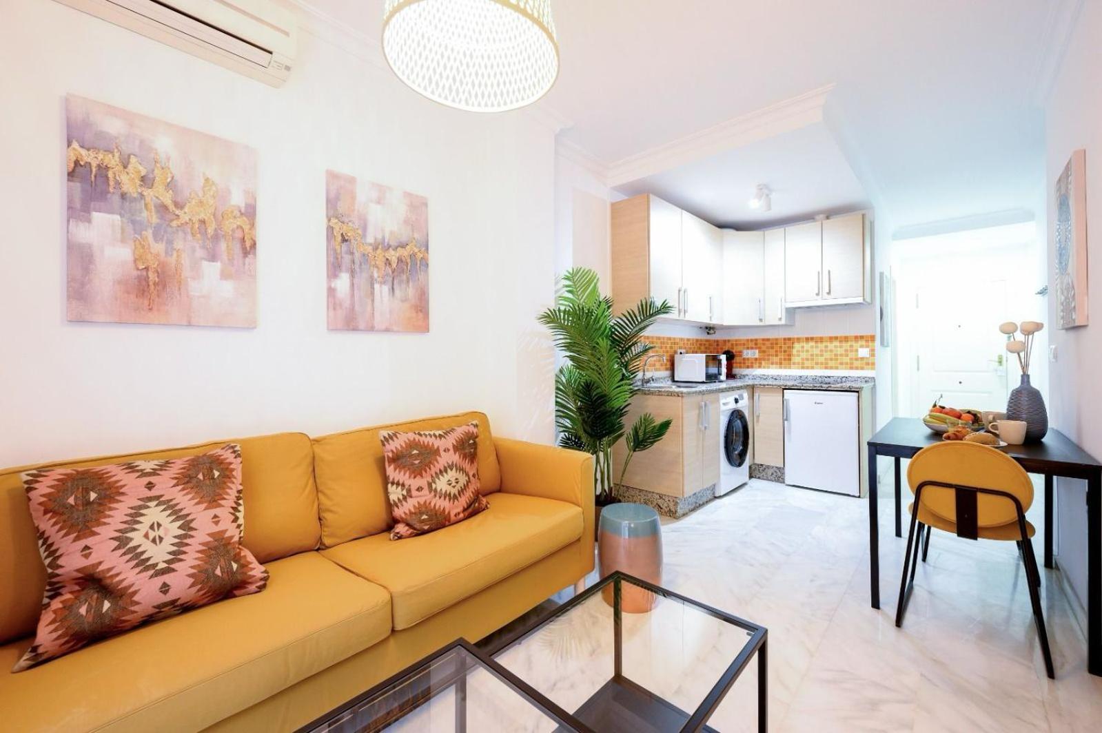 Apartament Capitan, 1 Bedromm, Center & By 10tsea